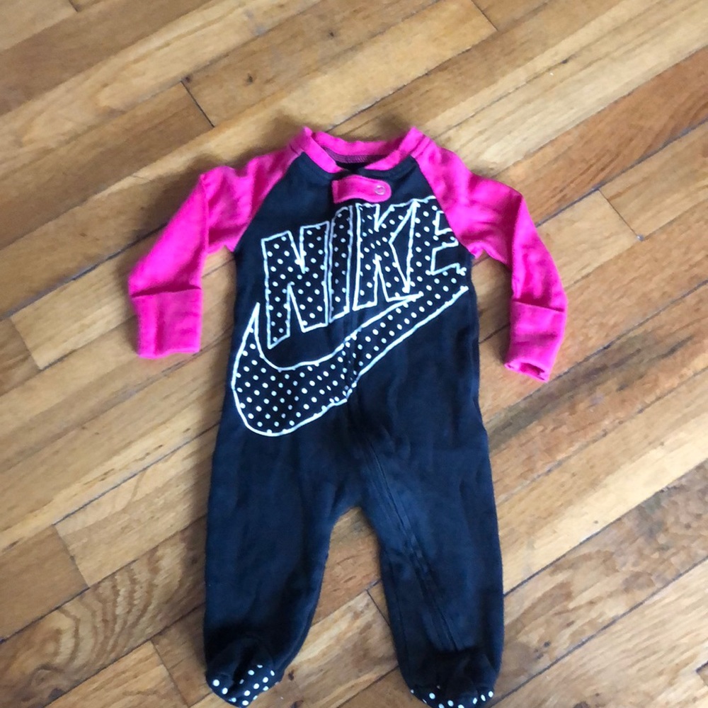 Nike one piece baby outfit